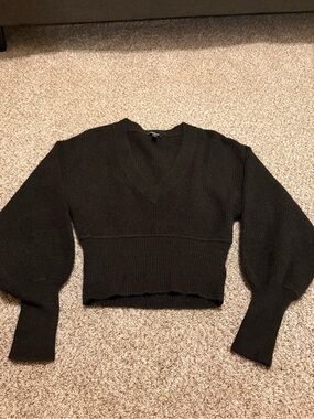Express Black V-Neck Cropped Knit Sweater